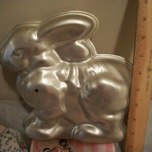 Vintage Aluminum Bunny  Rabbit Cake Mold 3D Stand Up
